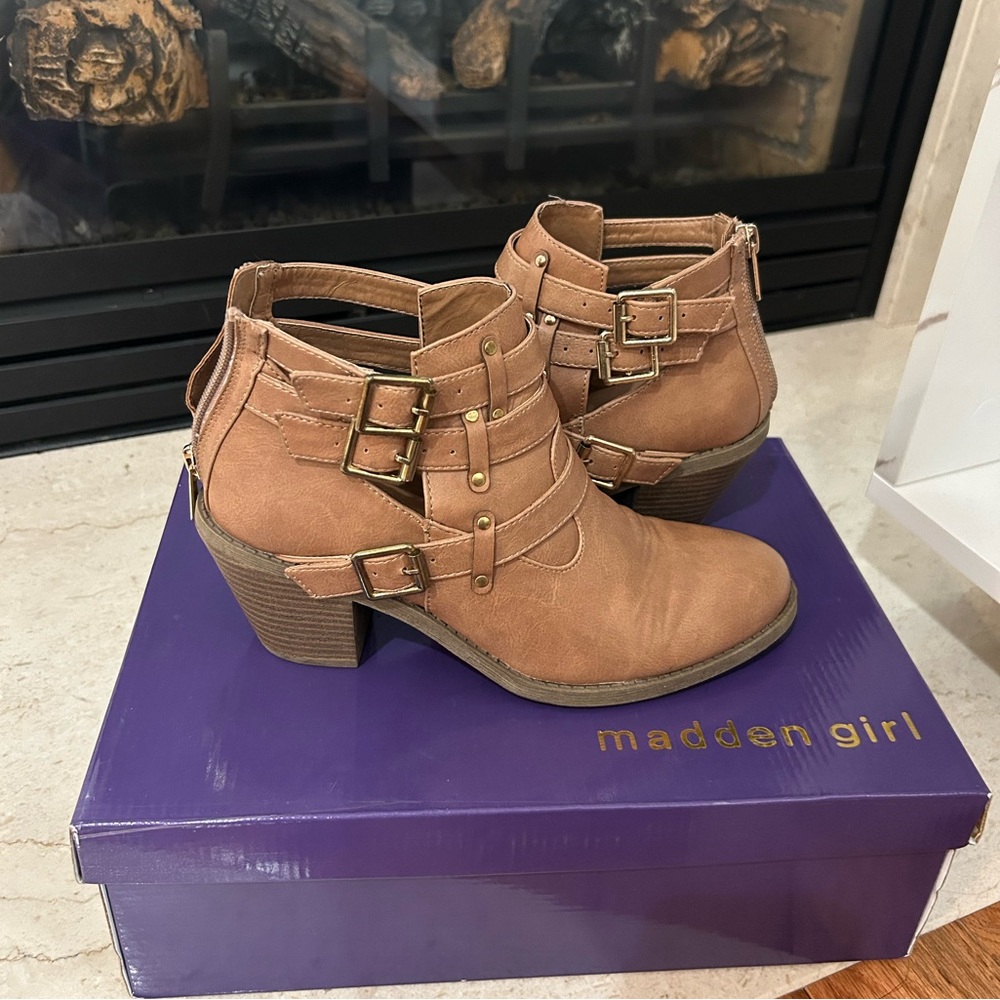 Madden Girl, Size 6 & 1/2, Ankle boots